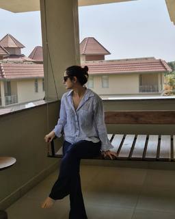 Ashika Ranganath feet photo 12