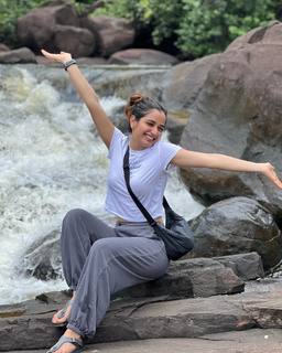 Ashika Ranganath feet photo 17