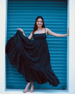 Ashika Ranganath feet photo 4