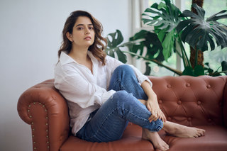Ashika Ranganath feet photo 1