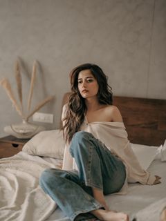 Ashika Ranganath feet photo 3