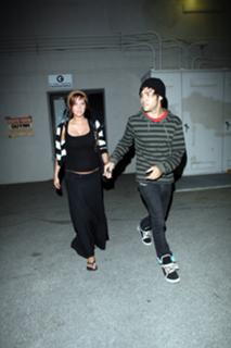 Ashlee Simpson feet photo thumbnail