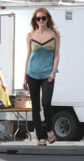 Ashlee Simpson feet photo thumbnail