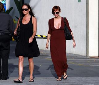 Ashlee Simpson feet photo thumbnail