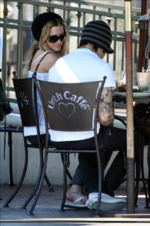 Ashlee Simpson feet photo thumbnail