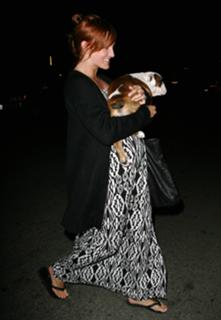 Ashlee Simpson feet photo thumbnail