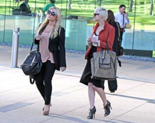 Ashlee Simpson feet photo thumbnail