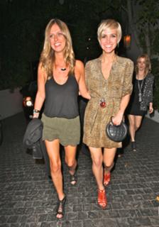 Ashlee Simpson feet photo thumbnail