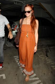 Ashlee Simpson feet photo thumbnail