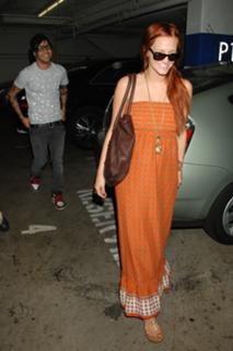 Ashlee Simpson feet photo thumbnail