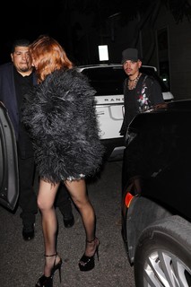 Ashlee Simpson feet photo thumbnail