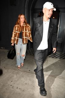 Ashlee Simpson feet photo thumbnail
