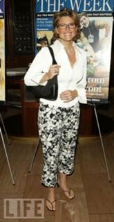 Ashleigh Banfield feet photo thumbnail