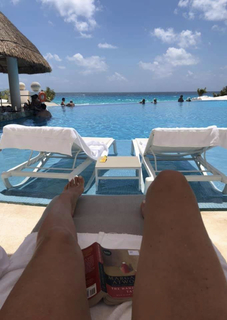 Ashleigh Banfield feet photo thumbnail