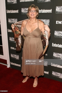 Ashleigh Banfield feet photo thumbnail