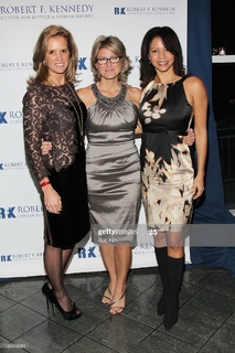 Ashleigh Banfield feet photo thumbnail