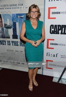 Ashleigh Banfield feet photo thumbnail