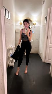 Ashlesha Thakur feet photo 14