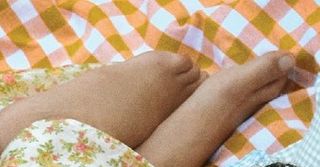 Ashlesha Thakur feet photo 13