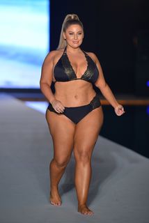 Ashley Alexiss feet photo 4