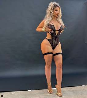 Ashley Alexiss feet photo 5
