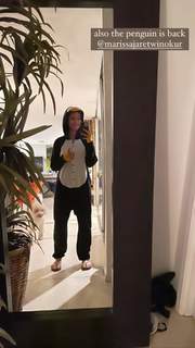 Ashley Argota Torres feet photo thumbnail