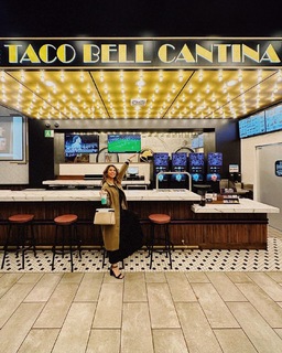 Ashley Argota Torres feet photo thumbnail