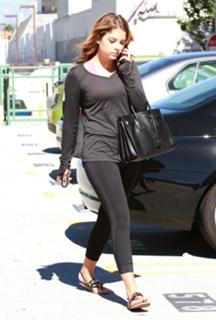 Ashley Benson feet photo thumbnail
