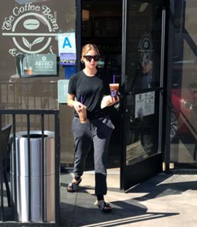 Ashley Benson feet photo thumbnail