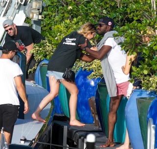 Ashley Benson feet photo thumbnail