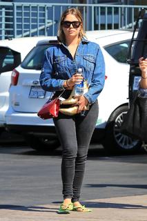 Ashley Benson feet photo thumbnail