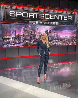 Ashley Brewer feet photo 7