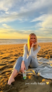 Ashley Brewer feet photo 1