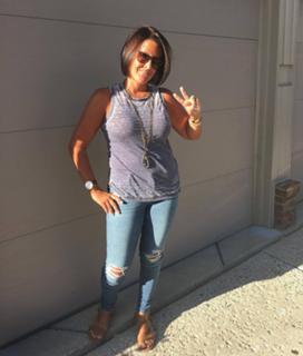 Ashley Broad feet photo thumbnail