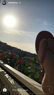 Ashley Broad feet photo thumbnail