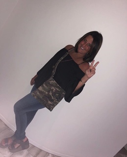 Ashley Broad feet photo thumbnail