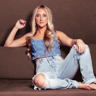 Ashley Cooke feet photo 2