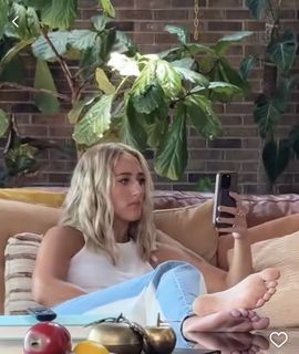 Ashley Cooke feet photo 18
