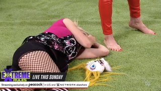 Ashley Fliehr feet photo thumbnail