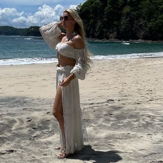 Ashley Fliehr feet photo thumbnail