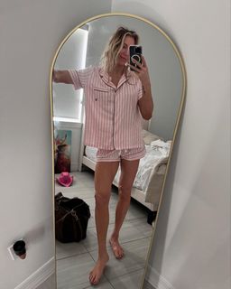 Ashley Fliehr feet photo thumbnail