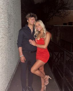 Ashley Glynn feet photo thumbnail