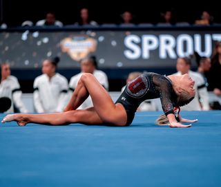 Ashley Glynn feet photo thumbnail