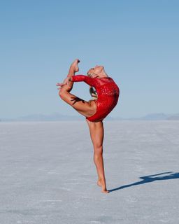 Ashley Glynn feet photo thumbnail