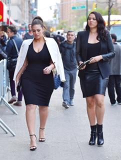 Ashley Graham feet photo thumbnail
