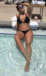 Ashley Graham feet photo thumbnail