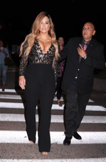 Ashley Graham feet photo thumbnail