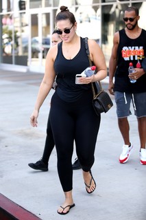 Ashley Graham feet photo thumbnail