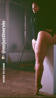 Ashley Graham feet photo thumbnail