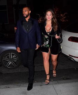 Ashley Graham feet photo thumbnail